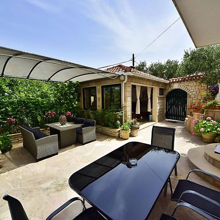 Apartment Ana - Brc100 By Interhome Supetar Εξωτερικό φωτογραφία