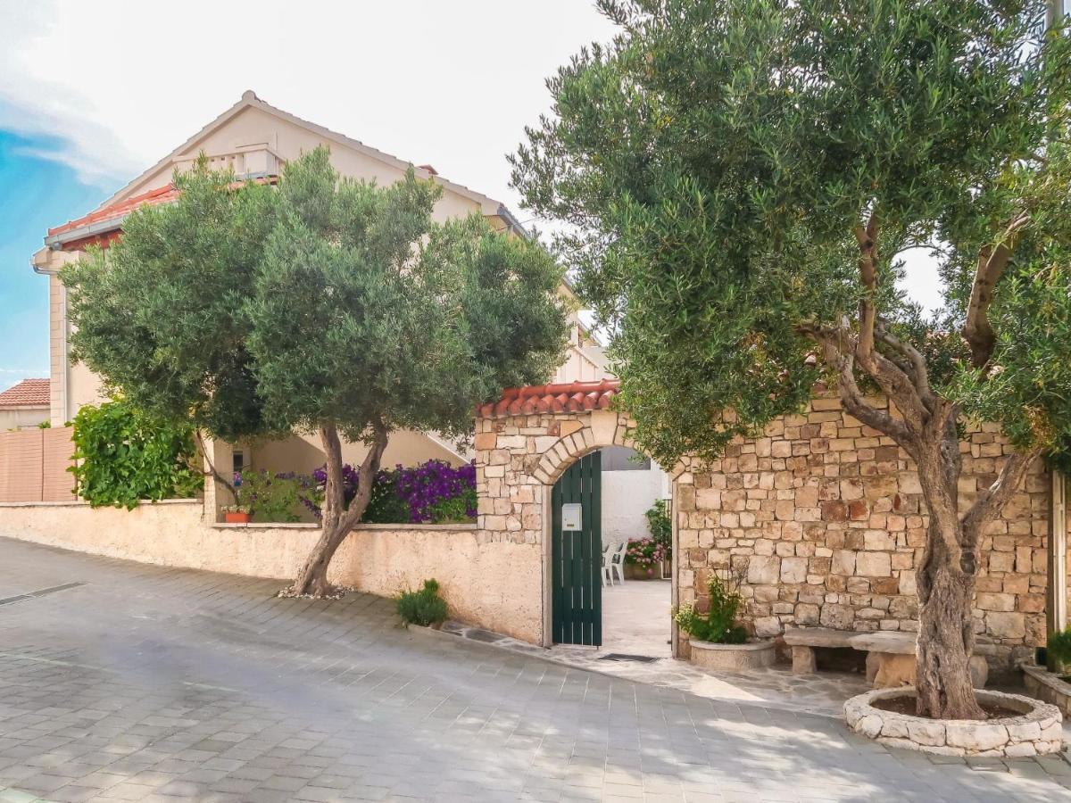 Apartment Ana - Brc100 By Interhome Supetar Εξωτερικό φωτογραφία