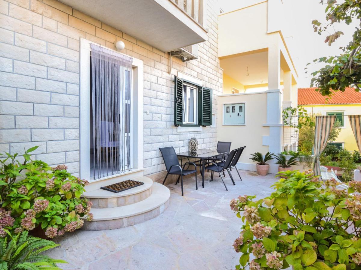Apartment Ana - Brc100 By Interhome Supetar Εξωτερικό φωτογραφία