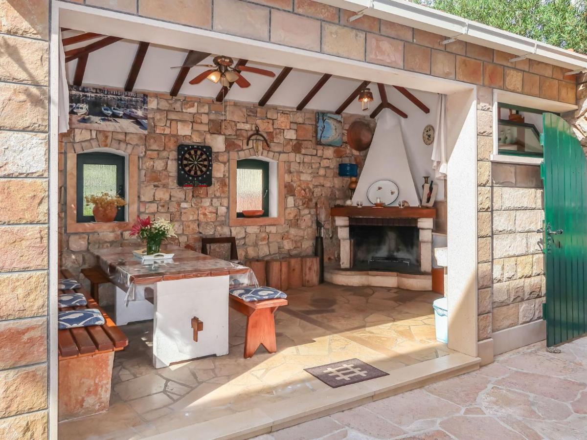 Apartment Ana - Brc100 By Interhome Supetar Εξωτερικό φωτογραφία